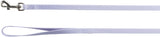 Lilafarbene Hundeleine mit silbernem Karabiner und Handschlaufe.
