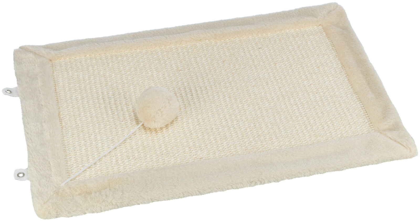 Beigefarbene kratzmatte mit weichem rand und hängendem ball aus plüsch daran befestigt.