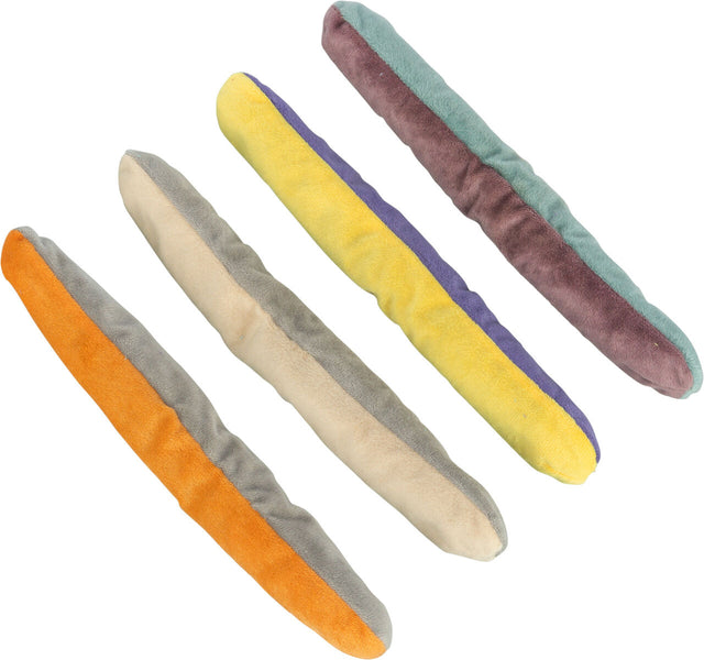 Vier längliche, bunte Stoffobjekte in Orange, Grau, Beige, Gelb, Lila, Hellblau und Braun.