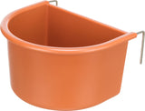 Orange, halbrunder Plastiknapf mit Metallhaken zum Aufhängen, an einer Kante erhöht.