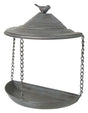 Hängende, metallene Vogelfutterstation mit Kuppeldach und Zier-Vogel, gehalten von Ketten, in Grau.