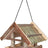 Vogelfutterhaus aus Holz mit Stroh bedecktem Satteldach, hängend an einer schwarzen Kordel befestigt.