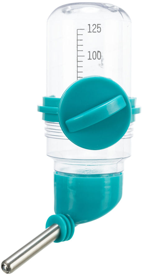 Transparente Wasserflasche mit türkisfarbenem Deckel und Trinköffnung, Maßstab bis 125 ml sichtbar.