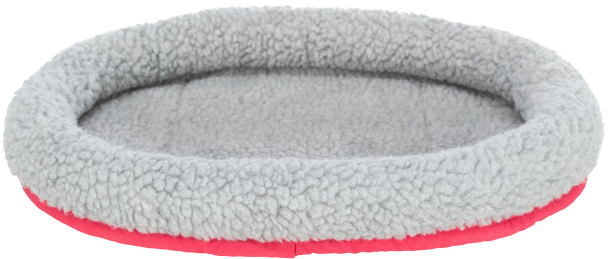 Ovale, flauschige Unterlage in Grau mit rotem Rand, geeignet als Bett oder Polster.
