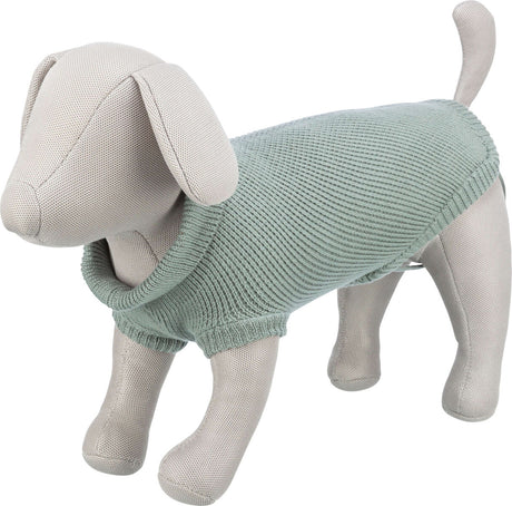 Stoffhund mit hellgrauem Pullover in Strickoptik, steht auf allen vier Beinen, der Pullover ist hellblau.