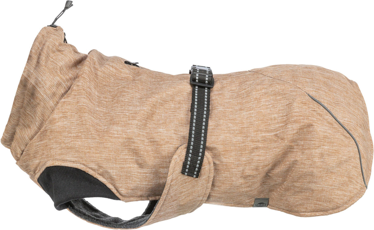 Hellbrauner Hundemantel mit schwarzem Gurt und reflektierenden Streifen, Stoff mit heller Struktur.