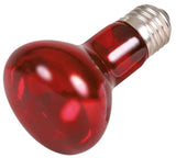 Eine rote Glühbirne mit reflektierenden Oberflächen und einem silbernen Schraubsockel in Nahaufnahme.