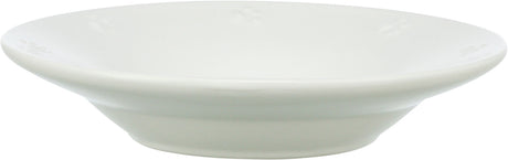 Weiße, runde Schale mit leicht flachem Rand und dezentem Muster auf der Innenseite.