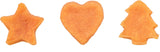 Drei orangefarbene Kekse in den Formen Stern, Herz und Tanne auf weißem Hintergrund.