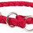 Geflochtenes rotes Halsband mit drei silbernen Metallringen.