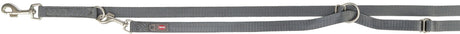 Graues Hundehalsband mit Metallclips und Ringen, Label "Trixie" sichtbar, verstellbares Gurtband.