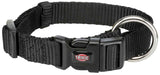 Schwarzes Halsband für Haustiere mit Klickverschluss und silbernem D-Ring, Label "TRIXIE" sichtbar.