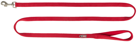 Rote Hundeleine aus Nylon mit Metallschnalle und Griffschlaufe, darauf steht "Trixie".