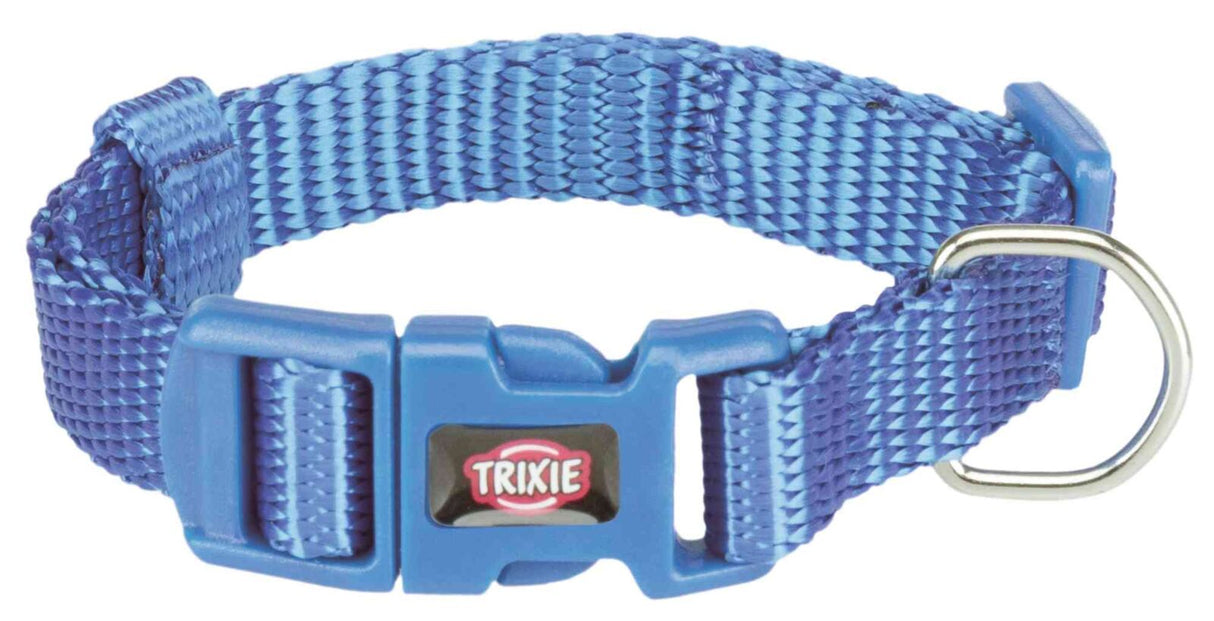 Blaues Hundehalsband aus Nylon mit Kunststoffverschluss und Metallring, Aufschrift "TRIXIE".