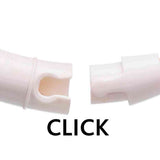Zwei weiße Kunststoffteile, die ineinander passen, mit dem Wort "CLICK" darunter.