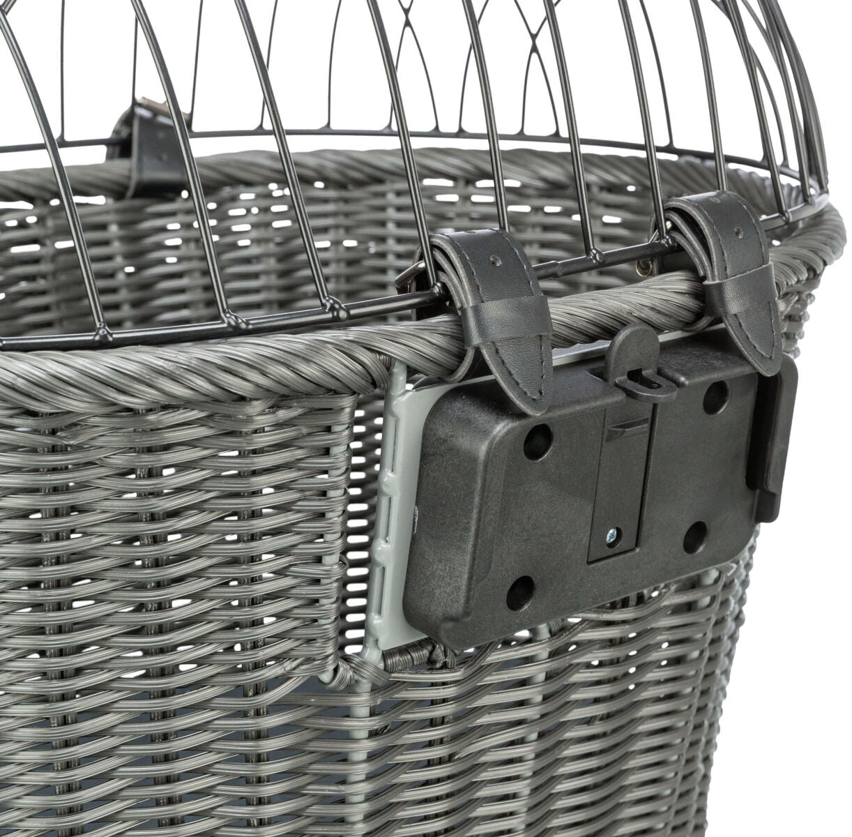 Grauer Korb mit geflochtenem Design und Metallgitter, Lederbänder und schwarzes Kunststoffteil sichtbar.