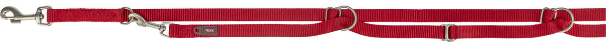 Rote verstellbare Hundeleine mit Metallhaken und Ösen, Logo "TRIXIE" sichtbar.