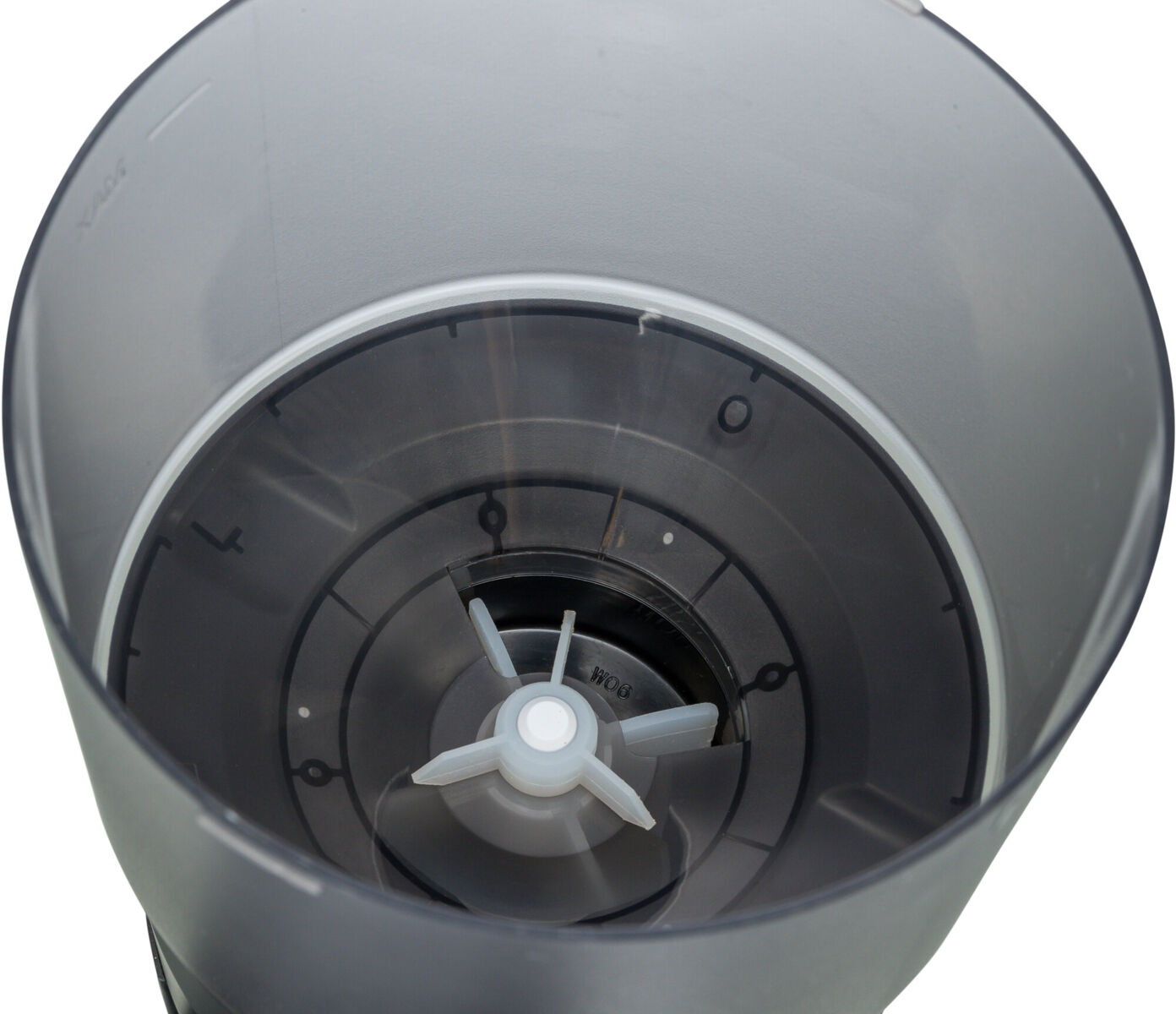 Grauer, zylindrischer Behälter aus Kunststoff mit innenliegendem Propeller und Skala an der Innenwand.