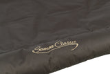Dunkelbrauner Stoff mit goldener Stickerei "Samoa Classic" in geschwungener Schrift.