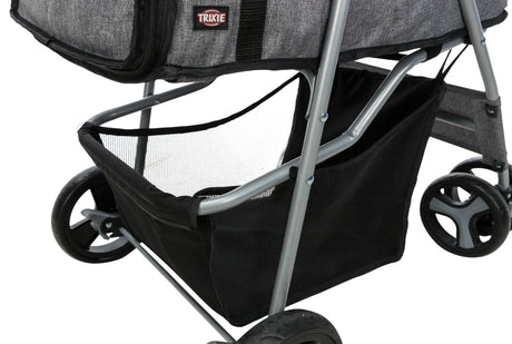 Grauer Kinderwagen mit schwarzem Netzkorb, Metallrahmen und schwarzen Rädern auf weißem Hintergrund.