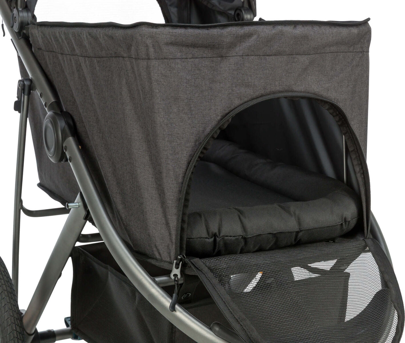 Schwarzer Fahrradanhänger mit gepolsterter Liegefläche, seitlichem Reißverschluss und Netzgitter an der Unterseite.