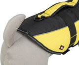 Gelber und schwarzer Hundemantel mit Tragegriff auf einem grauen Hundemodell.