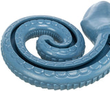 Blaues, spiralig geformtes Spielzeug mit texturierter Oberfläche und glatter, abgerundeter Spitze.