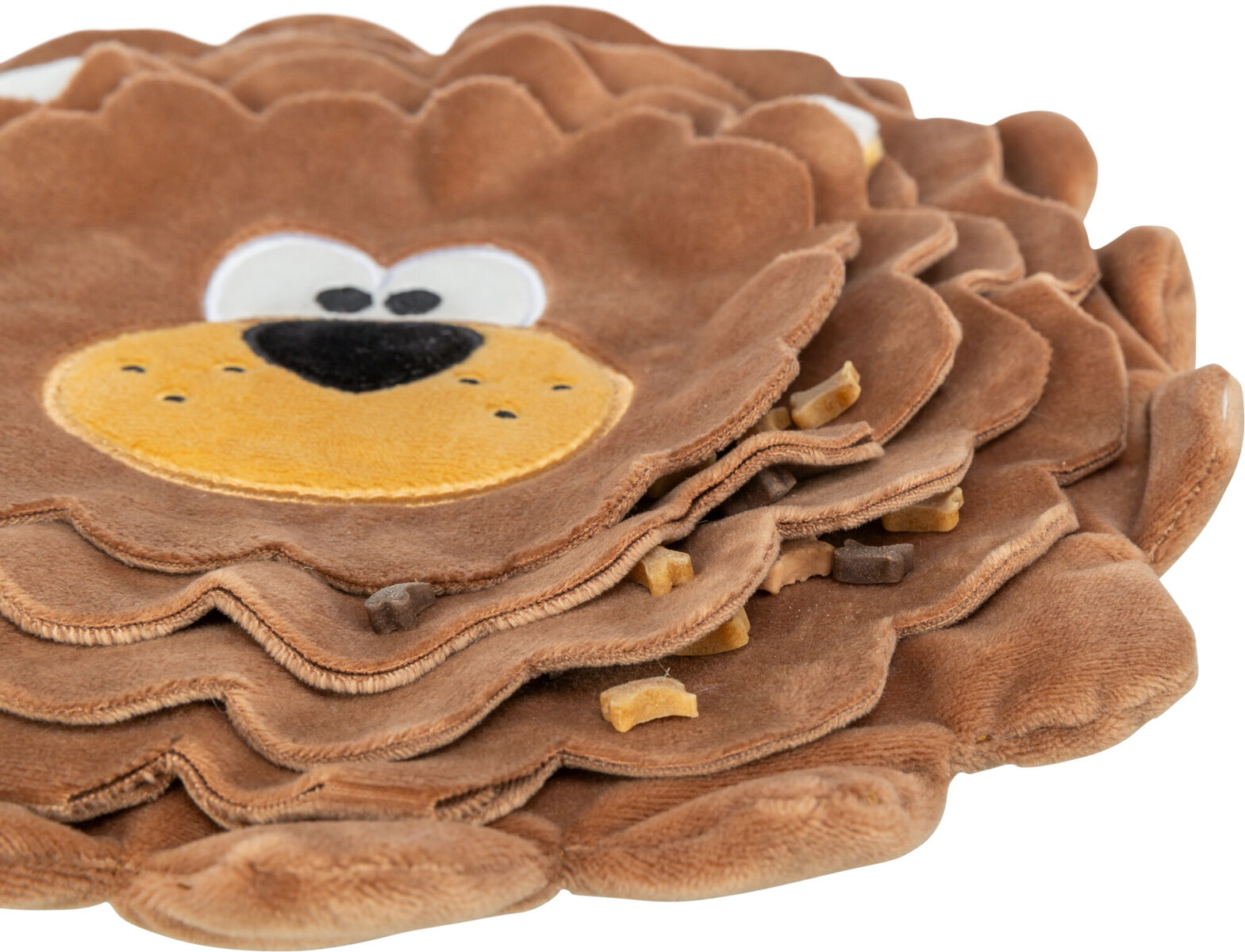 Braun-beiges, mehrlagiges Stoffspielzeug in Tierform mit aufgesticktem Gesicht und eingearbeiteten Leckerlis.