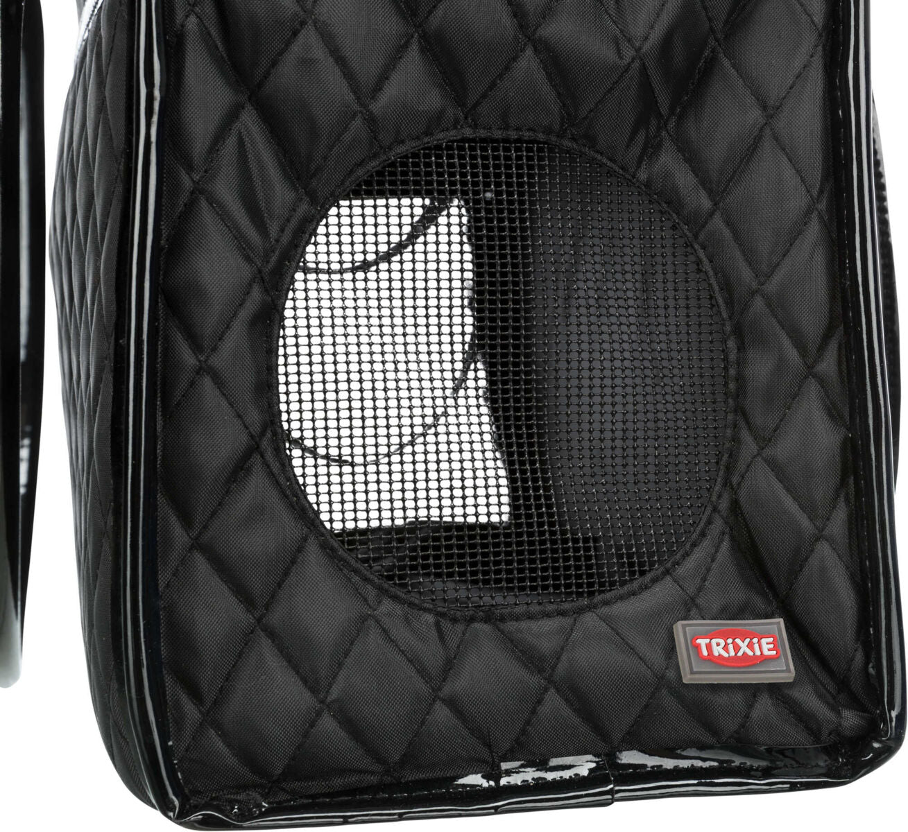 Schwarze, gesteppte Tragetasche mit Netzfenster und rotem Logoetikett.