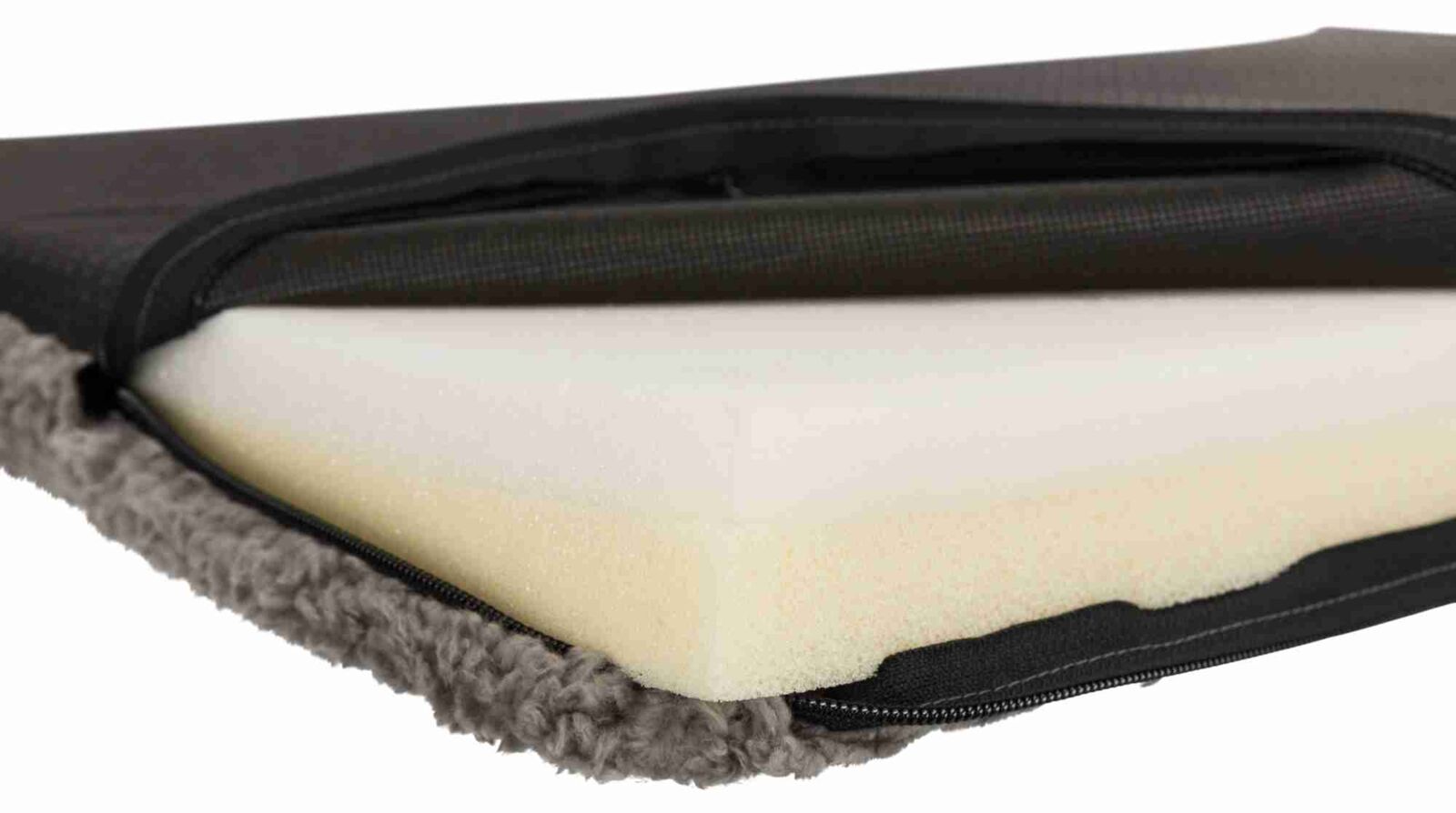 Schwarze Tasche mit offenem Reißverschluss zeigt beige Schaumstoff und graues Futter an der Seite.