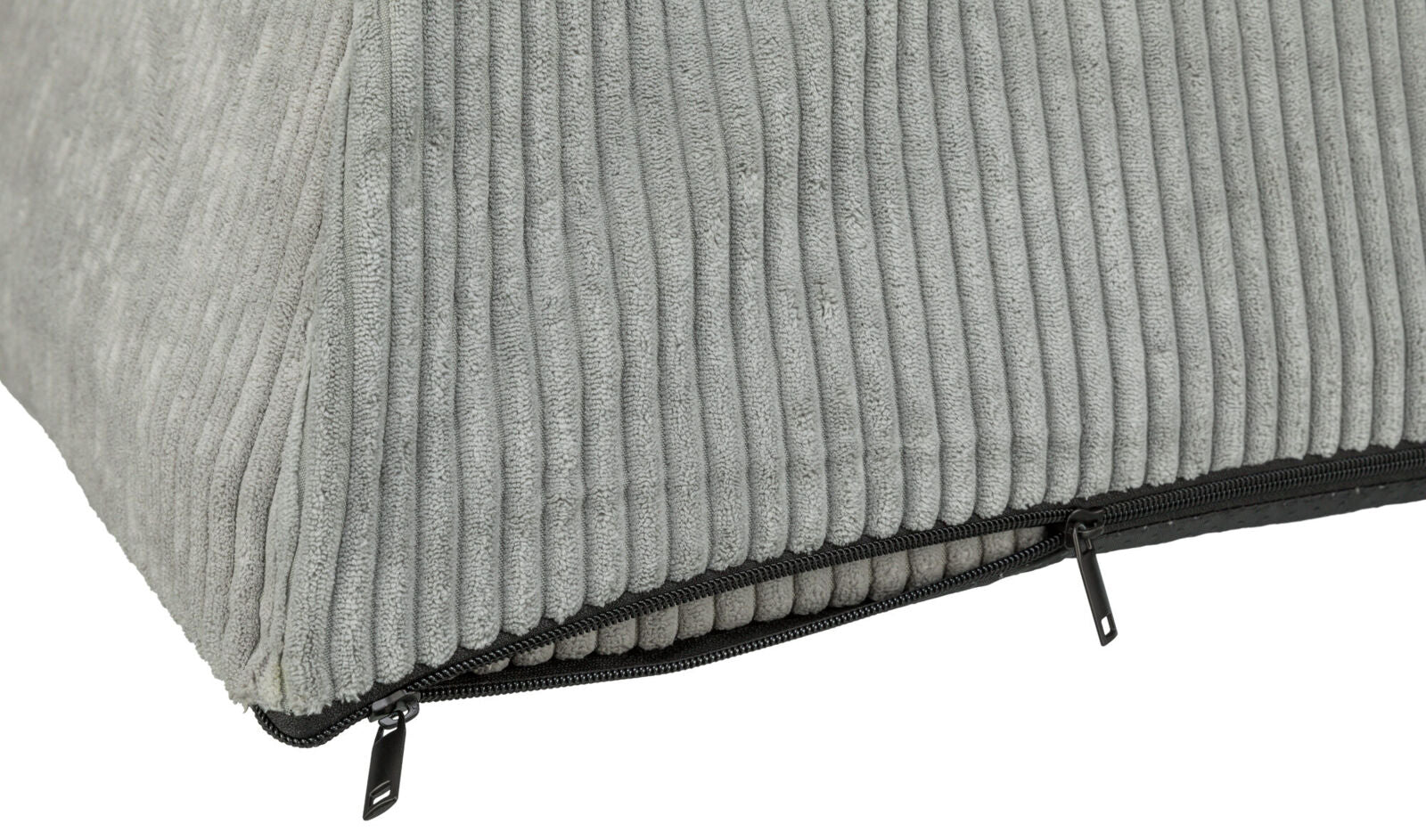 Hellgraue, gerippte Oberfläche mit sichtbarem schwarzen Reißverschluss an der Unterseite.