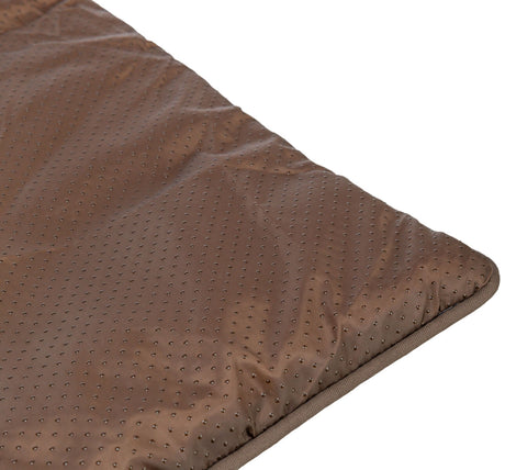 Braune, rechteckige Matte mit kleinen, gleichmäßig verteilten Punkten und weichem Material.