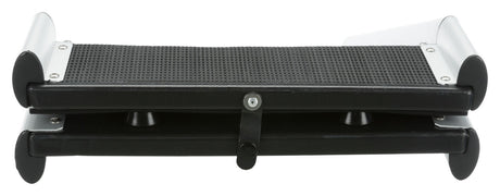 Schwarze, faltbare Trittstufe mit geriffelter Oberfläche und Metallteilen an den Seiten, horizontal ausgerichtet.