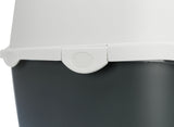 Weiße Abdeckung auf grauem Unterteil mit geriffeltem Verschlussknopf, klar definierte Kanten und glatte Oberflächen.