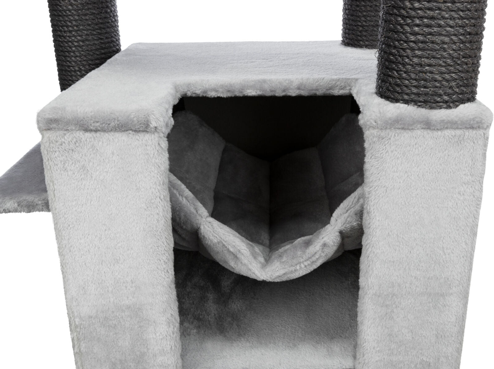 Grauer Plüsch-Kratzbaum mit quadratischer Höhle und Hängematte, schwarze Sisalsäulen zur Stabilisierung.