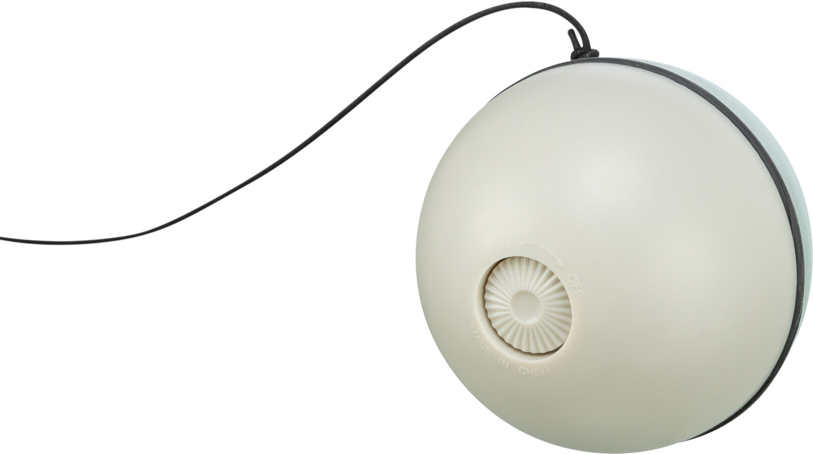 Weißes, rundes Gerät mit einem Drehregler an der Seite und einem daran befestigten schwarzen Kabel.