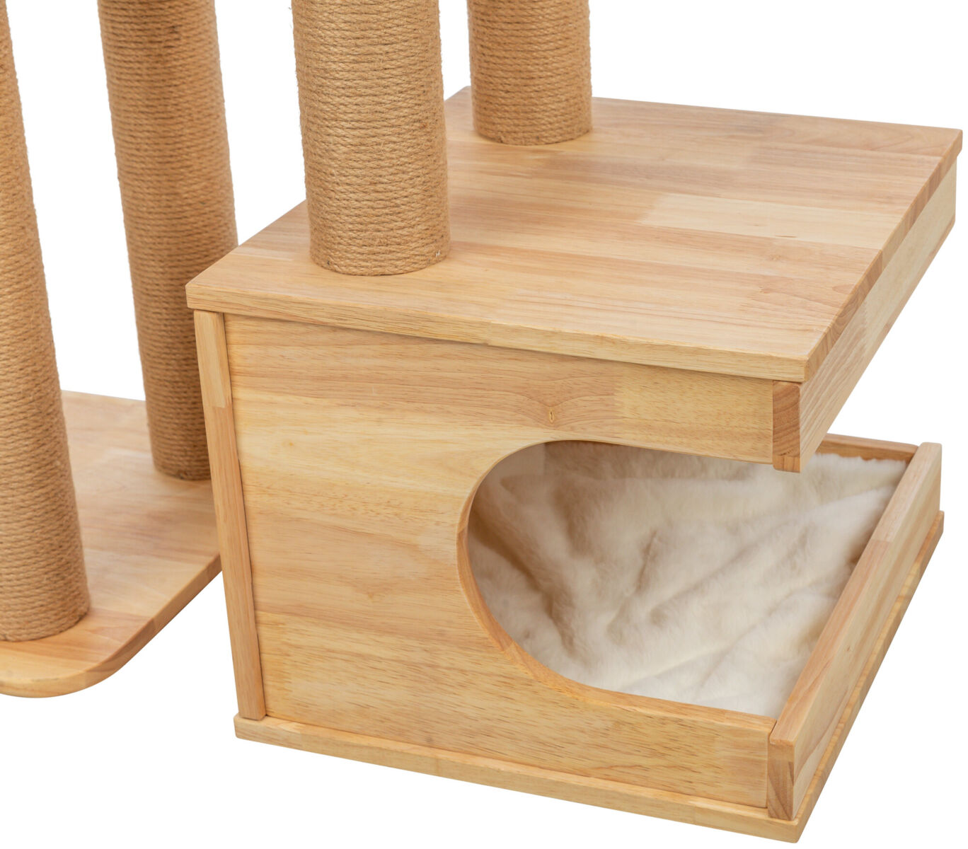 Holz-Kratzbaum mit Sisal umwickelten Säulen und einer rechteckigen Höhle mit flauschiger Innenverkleidung.