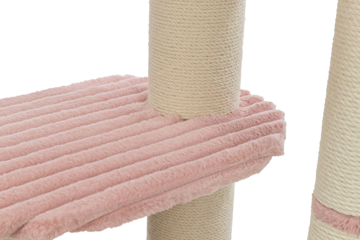 Ein Katzenkratzbaum mit vertikalen Säulen aus beigem Sisal und rosa flauschigen Plattformen.