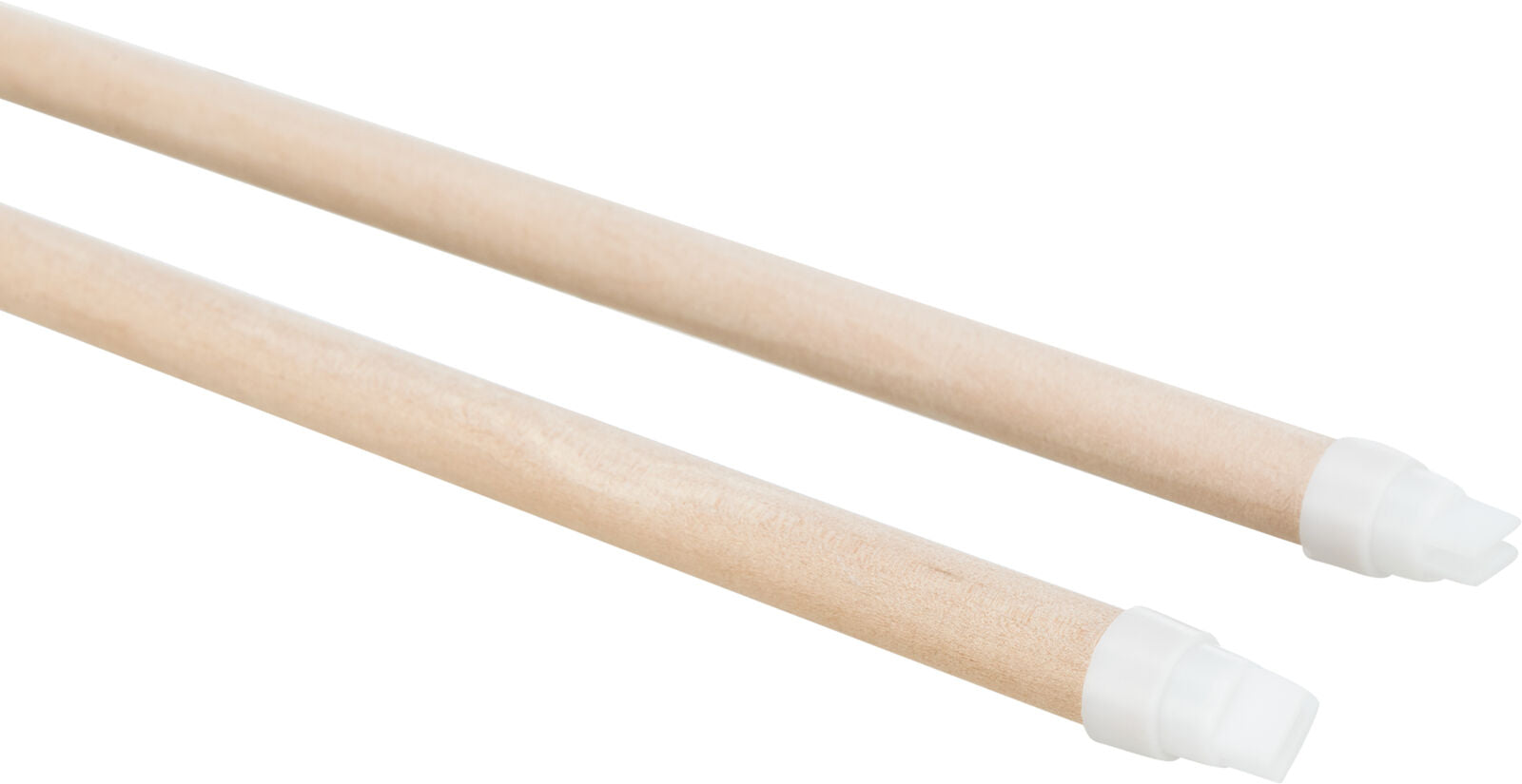 Zwei helle Holzstäbe mit weißen Kappen an einem Ende, diagonal im Bild angeordnet.