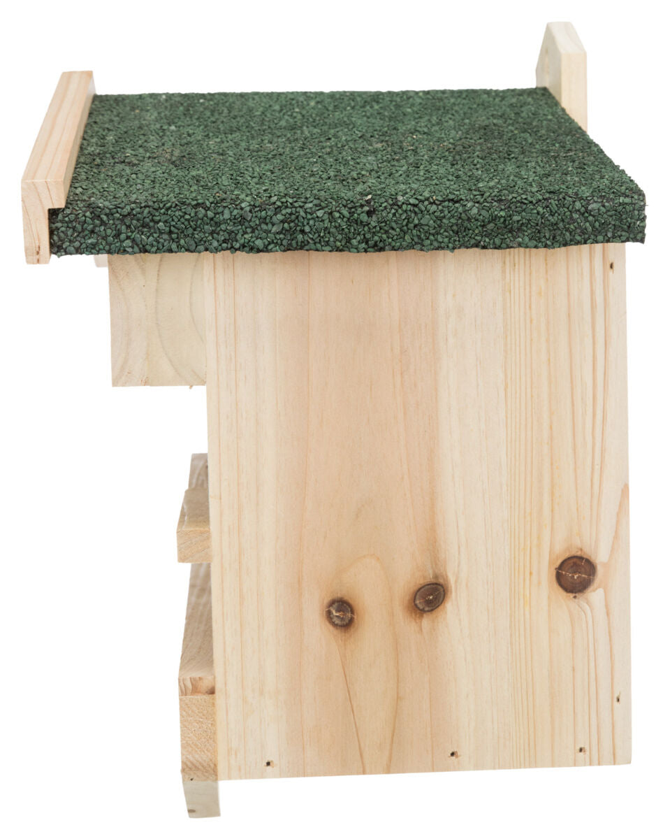 Holzkasten mit grünem Dach aus Granulat, rechteckig, Frontansicht, naturbelassene Holzoberfläche.