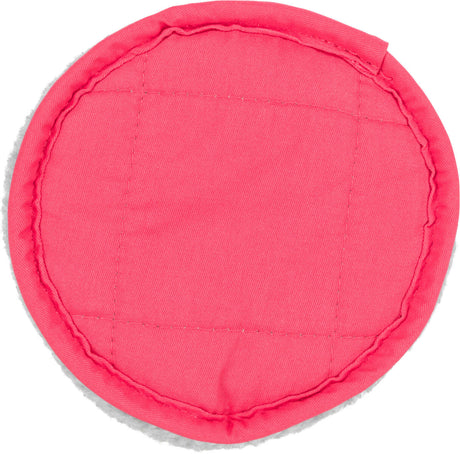 Runder Stoffkreis in leuchtendem Pink mit sichtbaren Nähten entlang der Kanten.