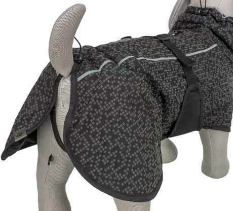 Hundemantel mit reflektierendem geometrischem Muster in dunklen Farbtönen auf einem Hundemodell.