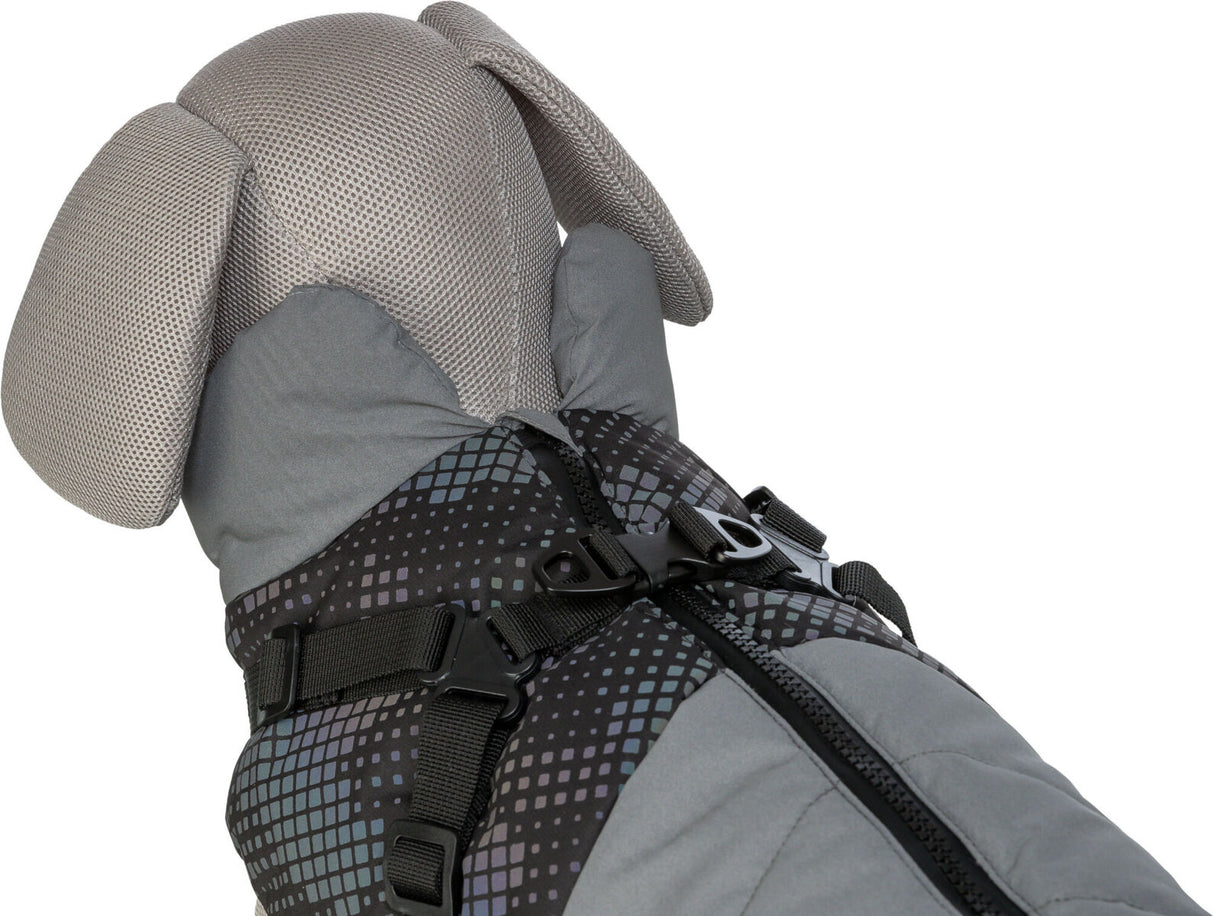 Grauer Hundemantel mit schwarzem Gurt und geometrischem Muster sowie Reißverschluss und gepolsterten Partien.
