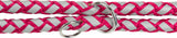Geflochtenes Seil in Grau und Pink mit zwei silbernen Metallringen, nebeneinander liegend vor weißem Hintergrund.