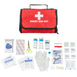 Rotes Erste-Hilfe-Set mit weißen Kreuzsymbol über diversen medizinischen Utensilien wie Bandagen, Handschuhen und Schere.