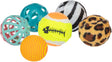 Sechs bunte Spielzeugbälle, einige mit Mustern wie Zebra oder Leopard, verschiedene Materialien sichtbar.