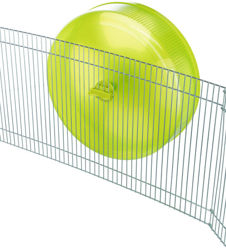 Metallgitterkäfig mit großer, grüner Plastiklaufrolle.